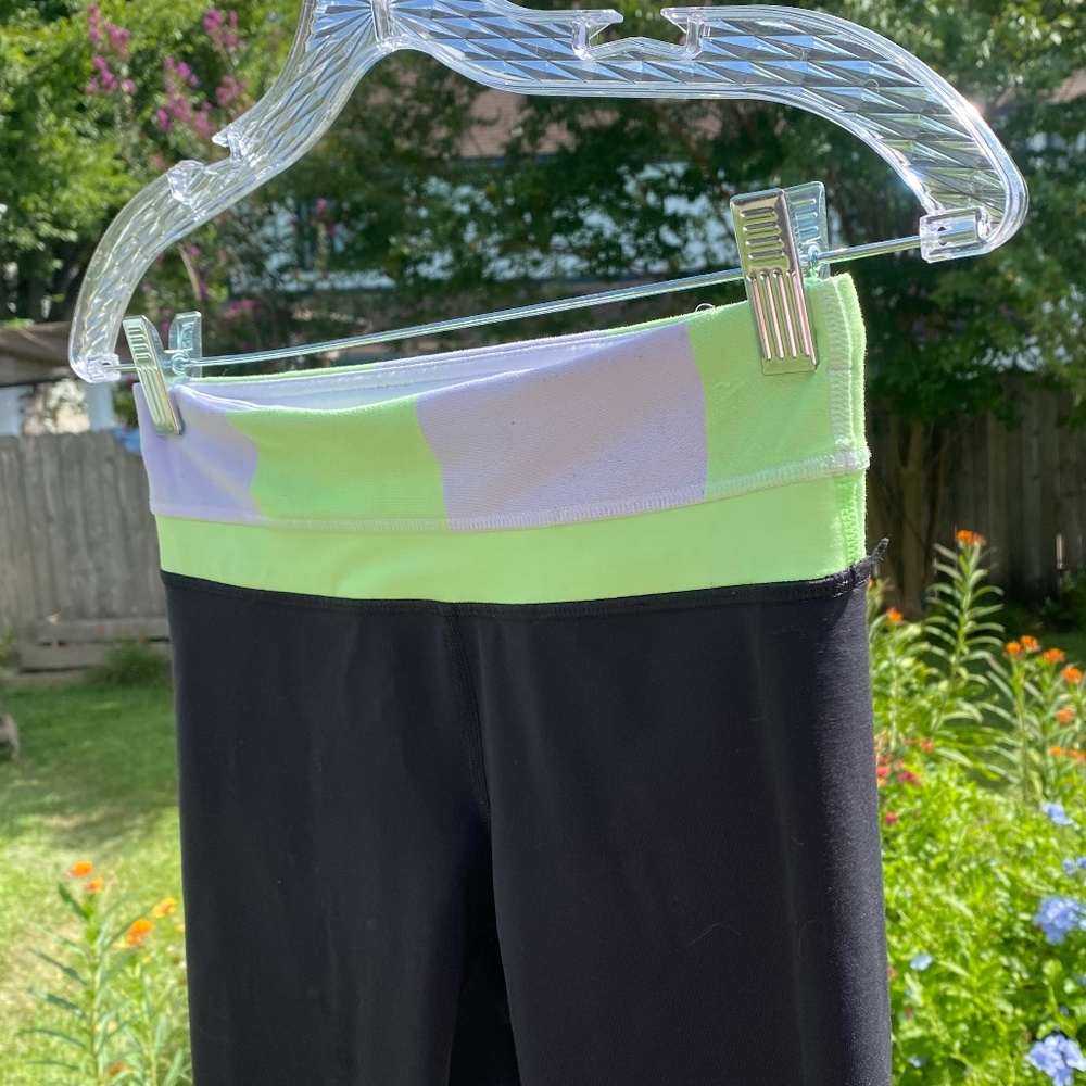 *SOLD* - Lululemon leggings Girls Sz 12/14/16 - Picture 3 of 9